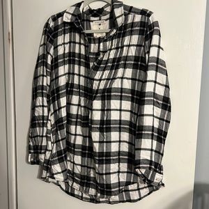 American Eagle, Flannel, half button up, black & white, soft, Jegging fit top